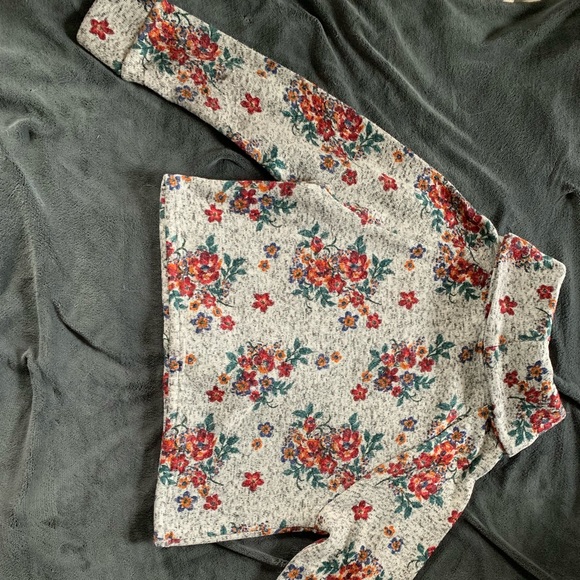 Floral pullover - Picture 4 of 5